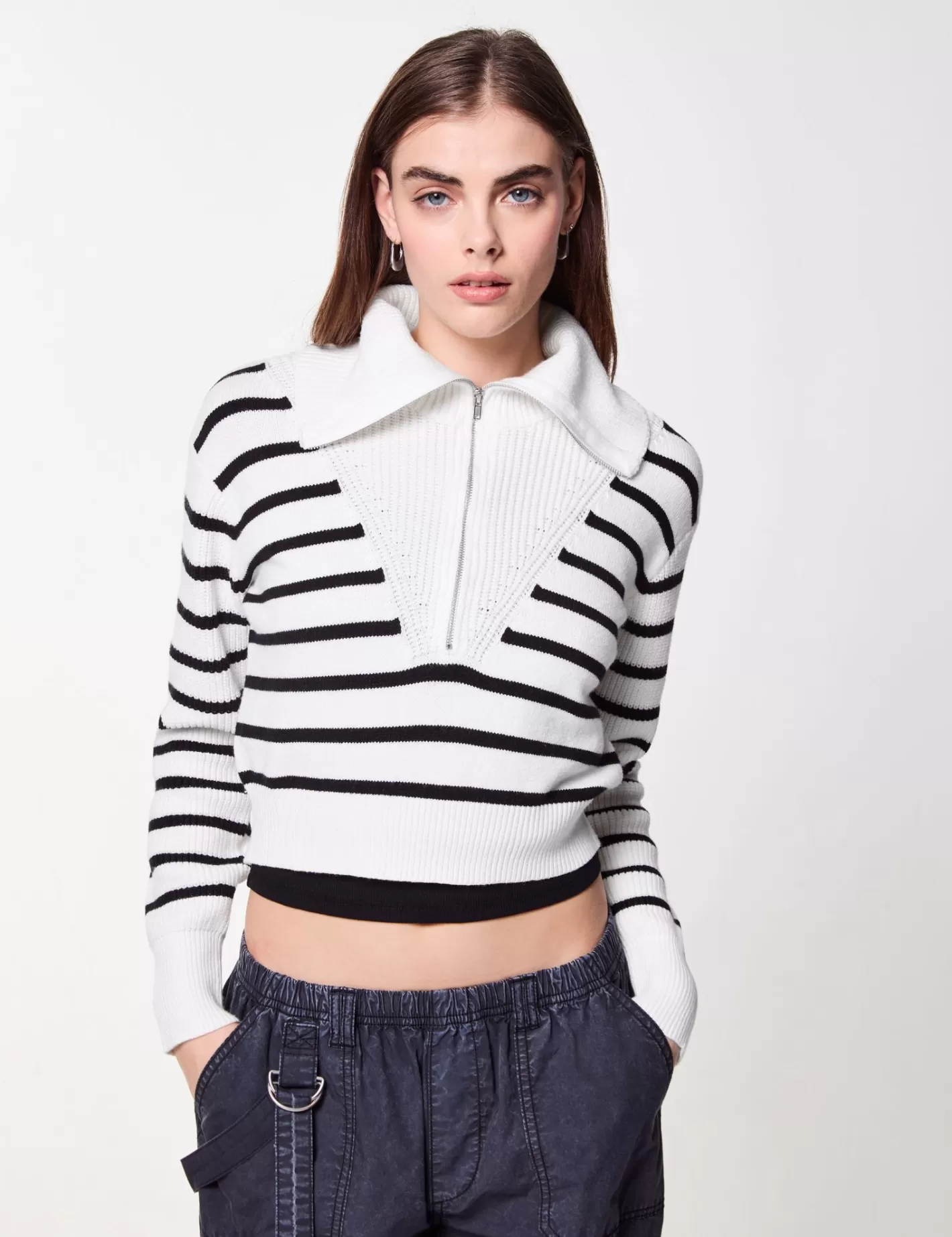 Pull court côtelée zippé rayé blanc et noir^Jennyfer Discount