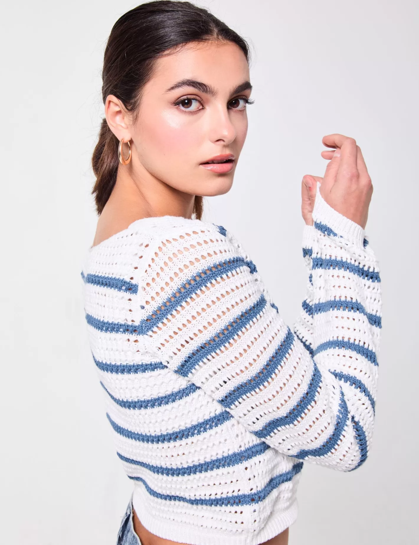 Pull court en crochet blanc à rayures bleu^Jennyfer Outlet