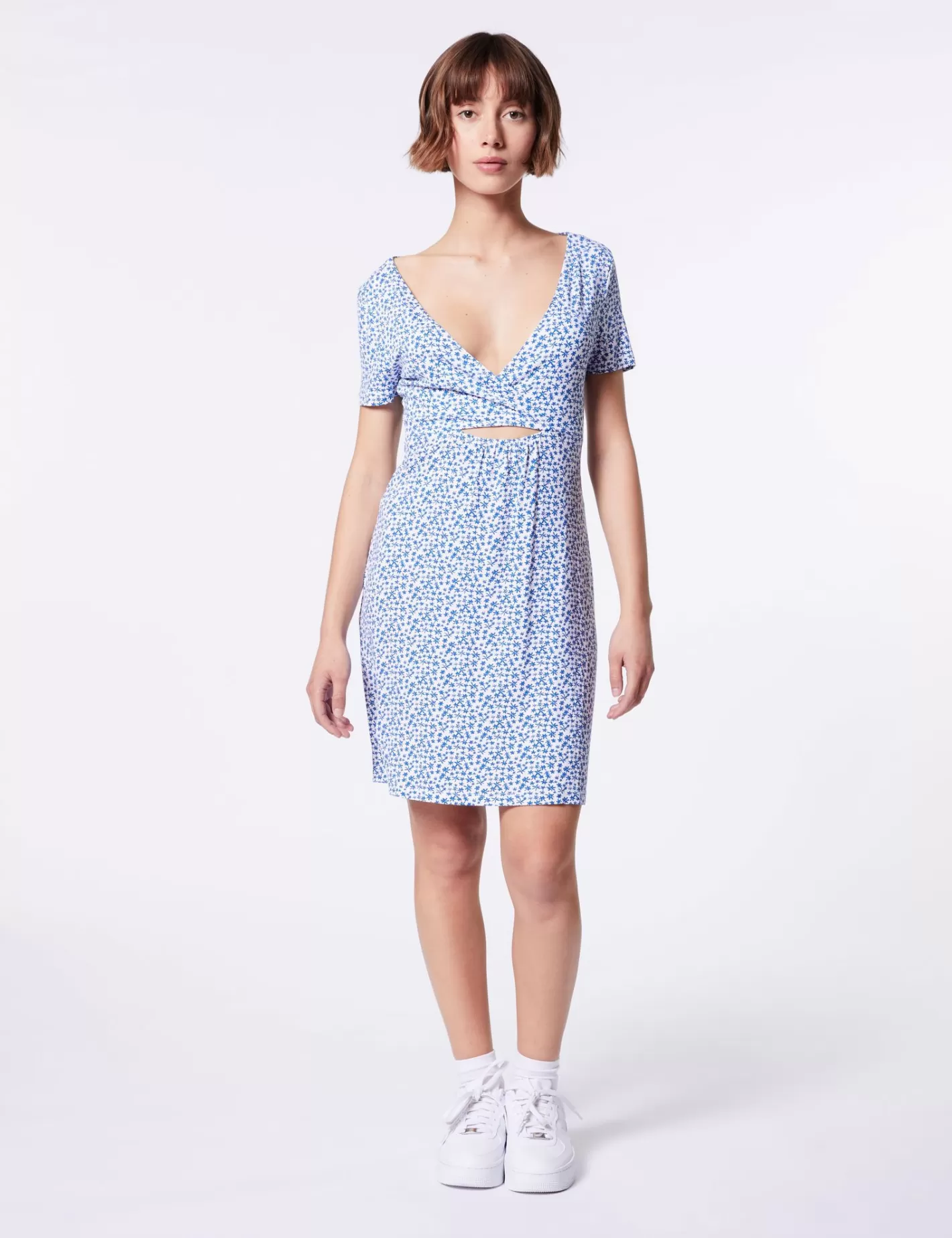 Robe fleurie avec décolleté croisé bleue et he^Jennyfer New